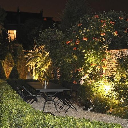 B&B Un Jardin En Ville Saint-Gilles Экстерьер фото