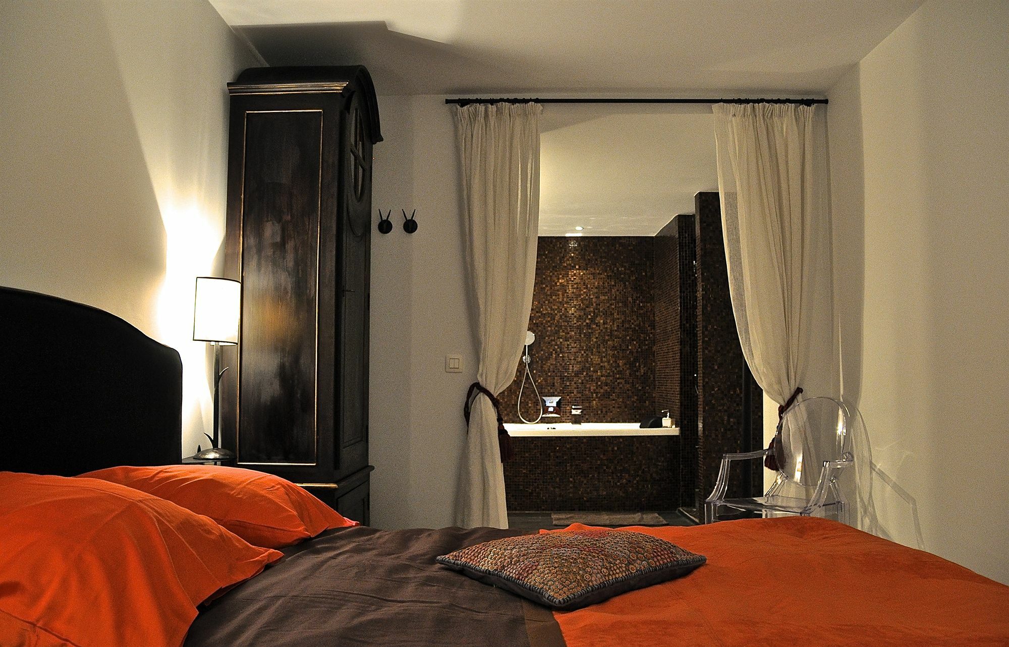 B&B Un Jardin En Ville Saint-Gilles Экстерьер фото